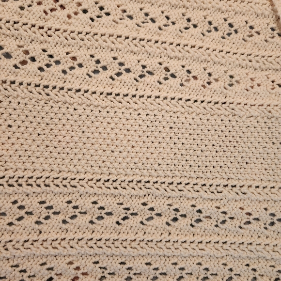 Cream throw crocheted - Picture 4 of 5